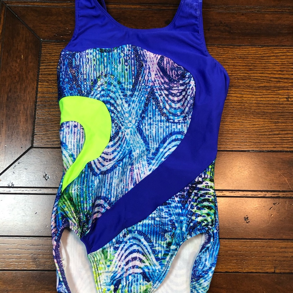 Women’s Colorful Motionwear Leotard Size Medium